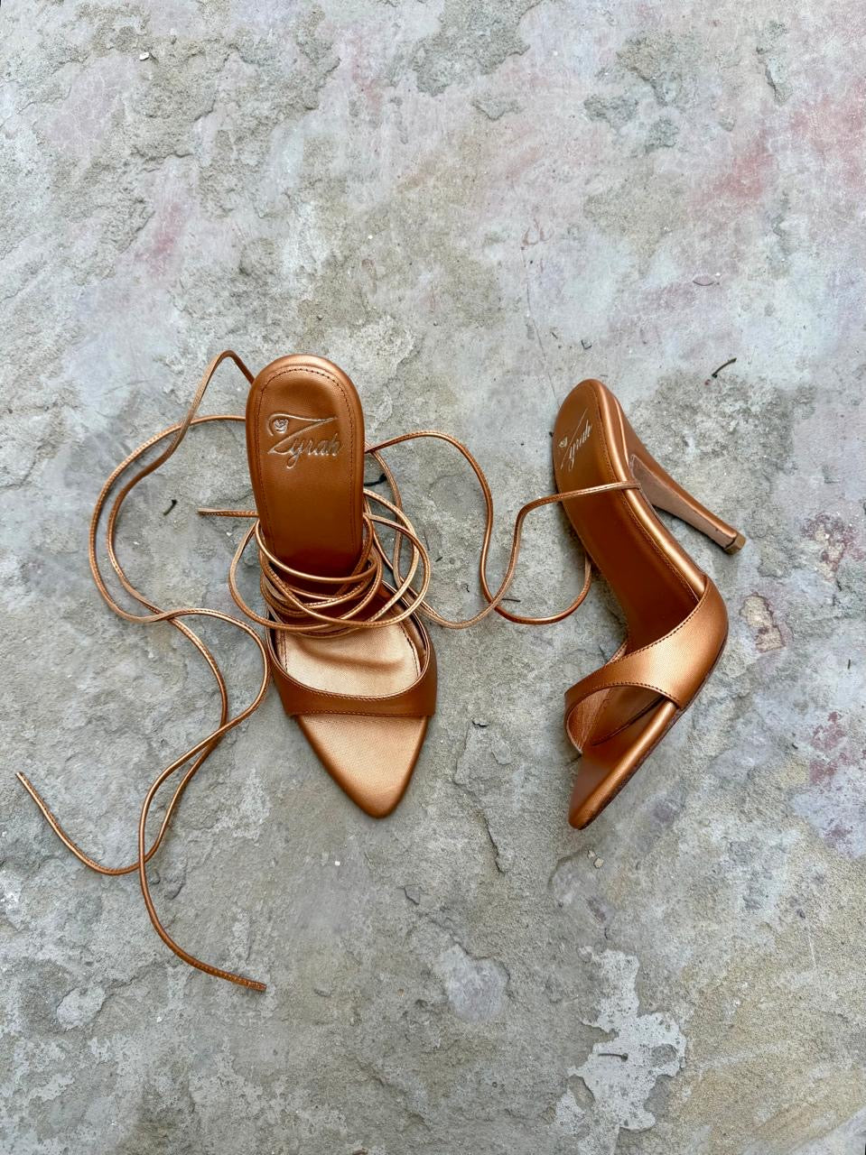 Lucie - Bronze