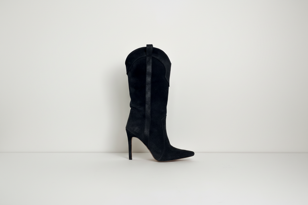 Sienna in Black Suede